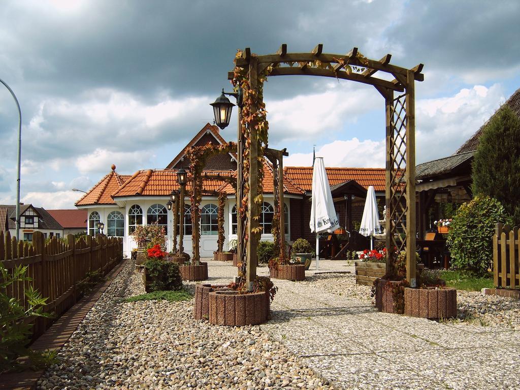 Hotel -Winterfelder Hof Apenburg-Winterfeld Экстерьер фото